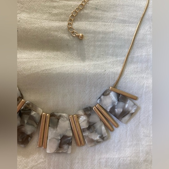 Banana Republic Marbled Design Bib Cleopatra Necklace‎ - Picture 6 of 8